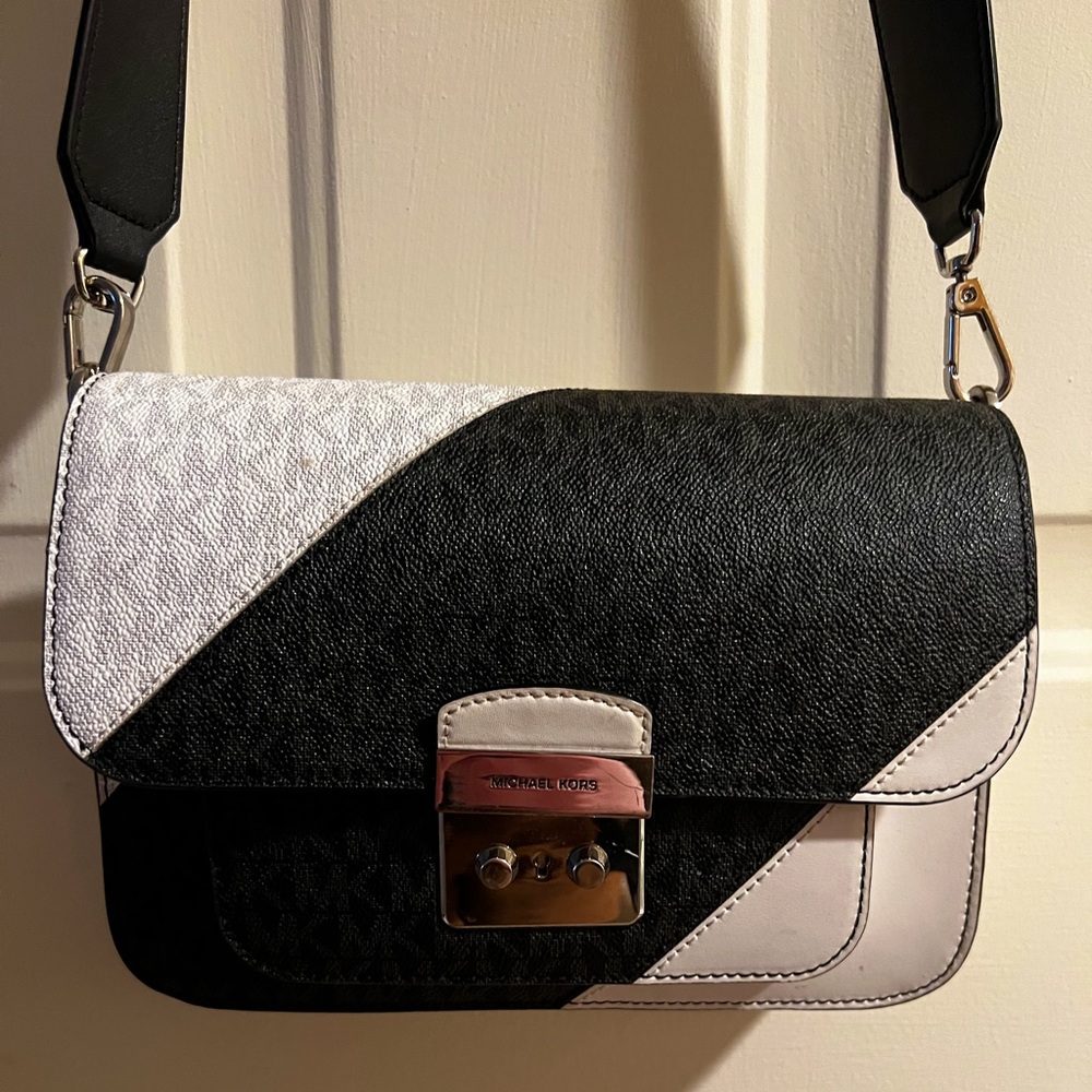 Michael Kors Sloan Editor Medium Shoulder Crossbody Bag